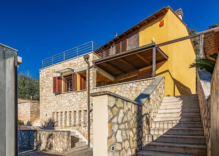 Marelì - magnifica villa con piscina