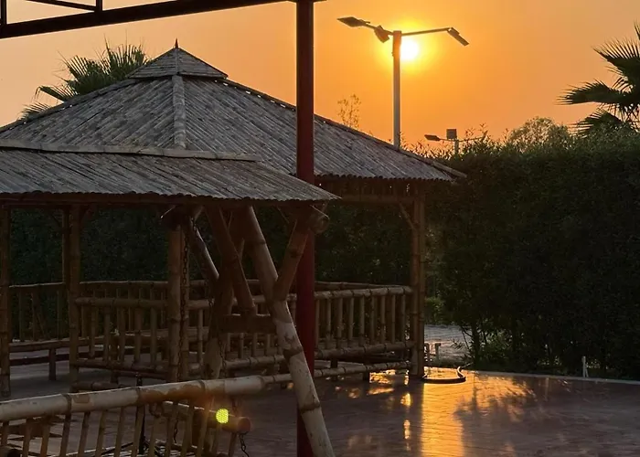 Shreehans Farms In Noida Top Covered Pool Lawn