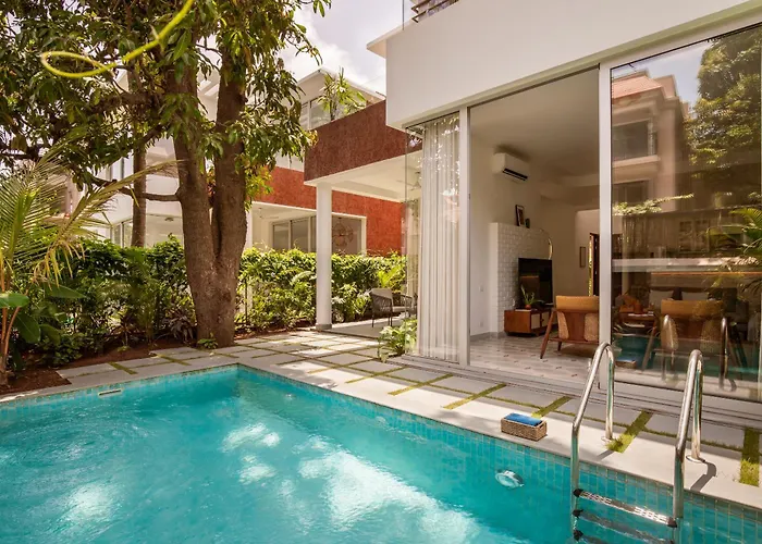 La Donaira By The Blue Kite - 2 & 3 Bhk Villas With Private Pool Garden & Kitchen 10 Mins To Vagator & Morjim Beach