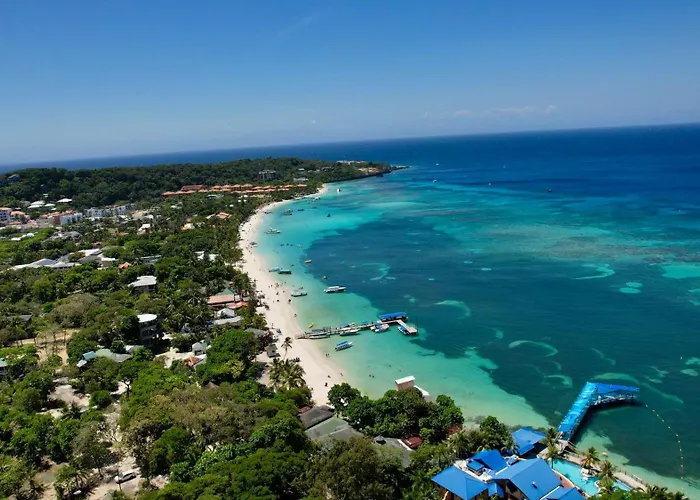 Villa Con Piscina Privada, West Bay Roatan