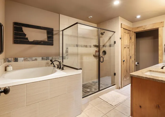 Cowboy Corner Condo At Suncadia- Top Floor, Fairway & Mountain View, Fireplace, Smart Tvs, Hi-Speed Wi-Fi, Walk To Lodge