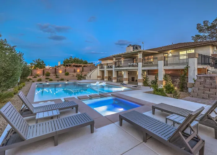 Vegas Saltwater, A Luxury Pool Villa With 5Br, Spa, Wet Deck On A Half Acre Lot
