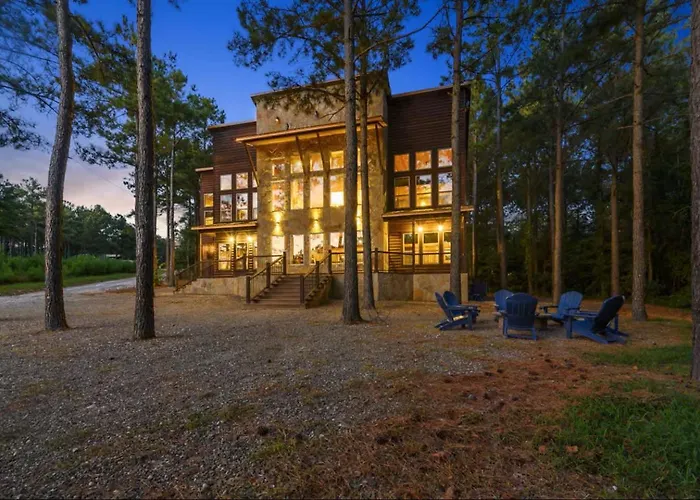 Spacious 5Br With Pond - Hot Tub - Games - Sleeps 19