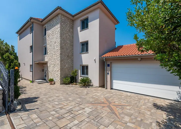 Villa San Antonio Apartments By Aneo Travel
