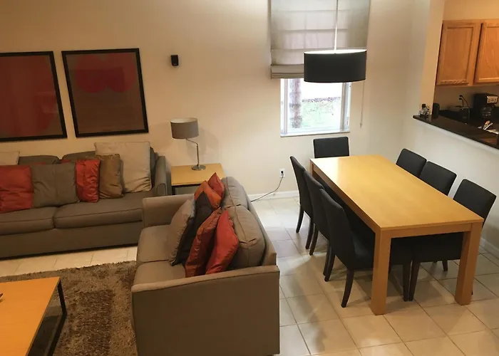 Four Bedroom Townhouse In Regal Oaks At Old Town