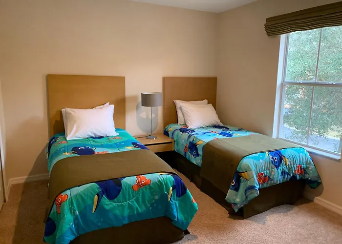 Four Bedroom Townhouse In Regal Oaks At Old Town