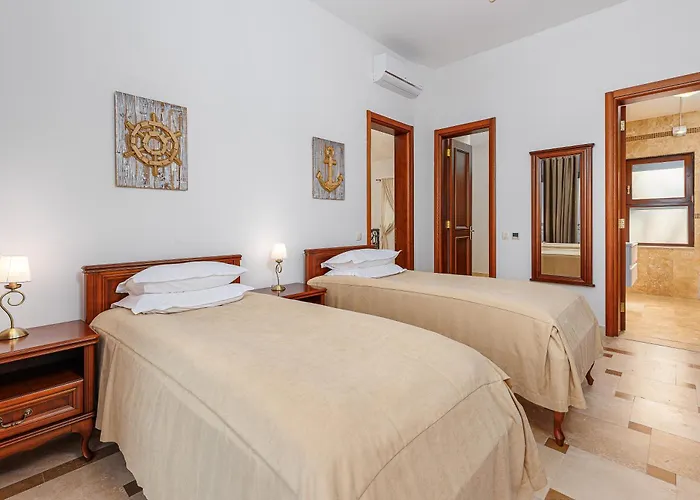 Oak Leaf Residences