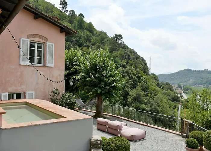 Villa Mia Lucca - Modern Comfort in the Tuscan Hills