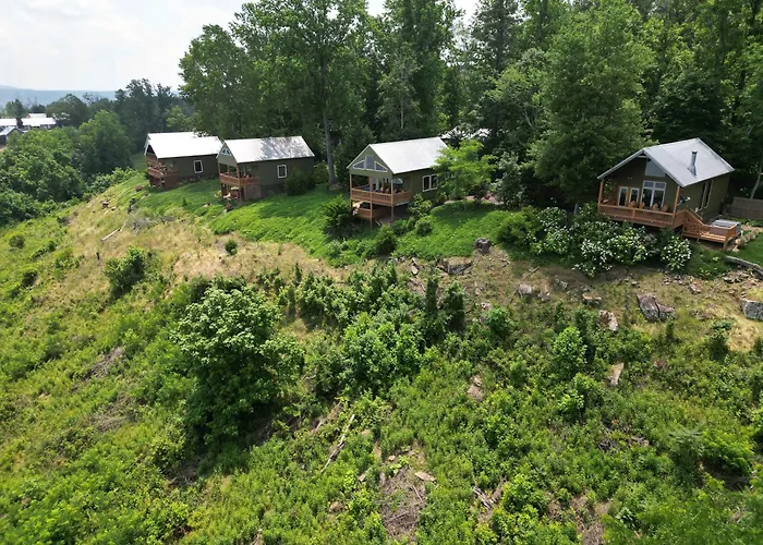 Moose Tracks With Beautiful Views And A Hot Tub