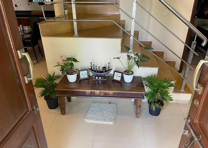 Ronne'S 3Bhk Meadows Villa