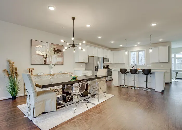 19 Mi To Baltimore: Townhome In Maryland City