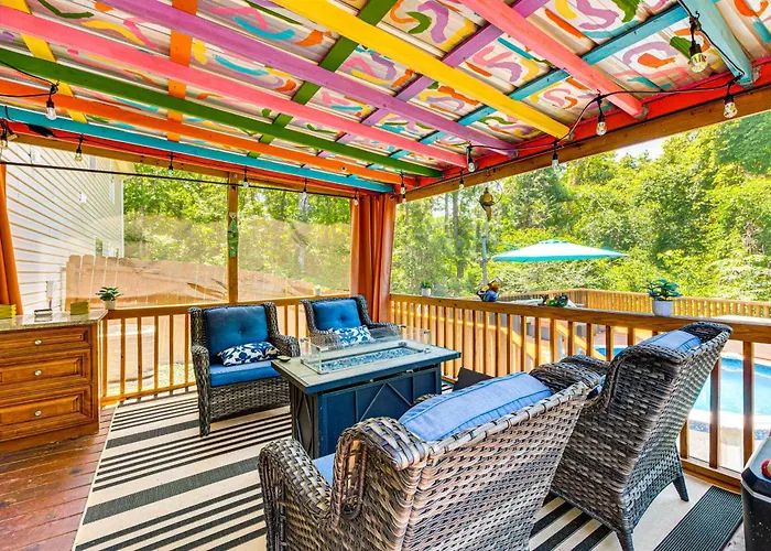 4 Mi To Fsu: Family Home W/ Pool & Yard 75-Inch Tv