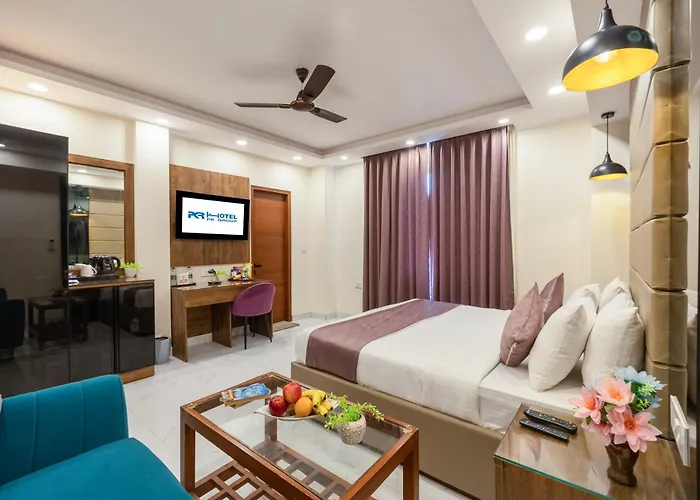 Pk Boutique Noida Expressway
