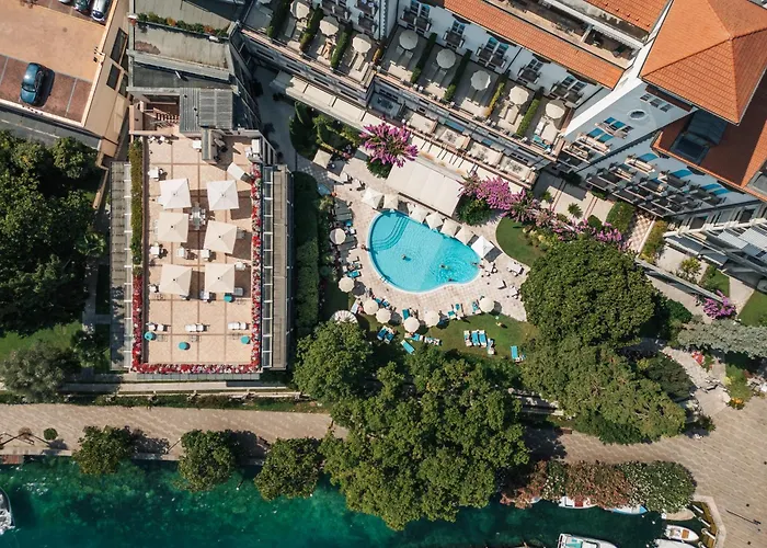 Hotel Savoy Palace
