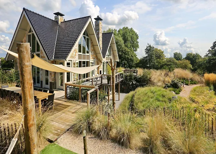 Holiday Home With Bubble Bath In Noordwijk