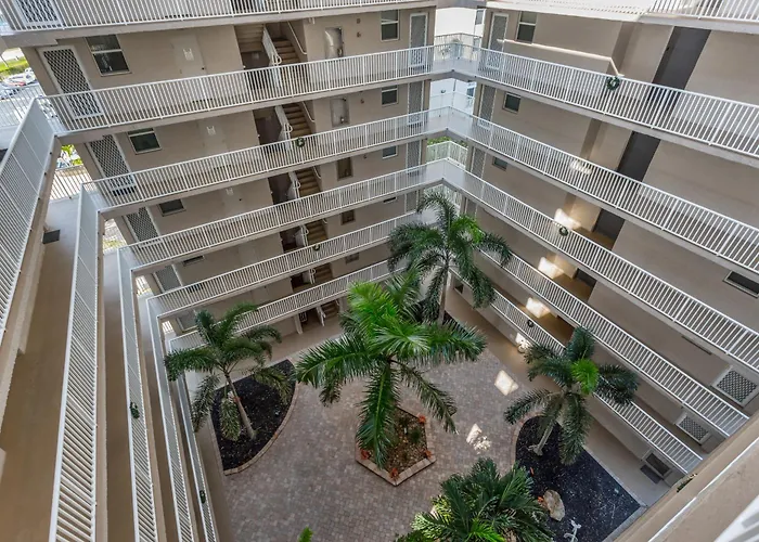 Bonita Beach And Tennis Club