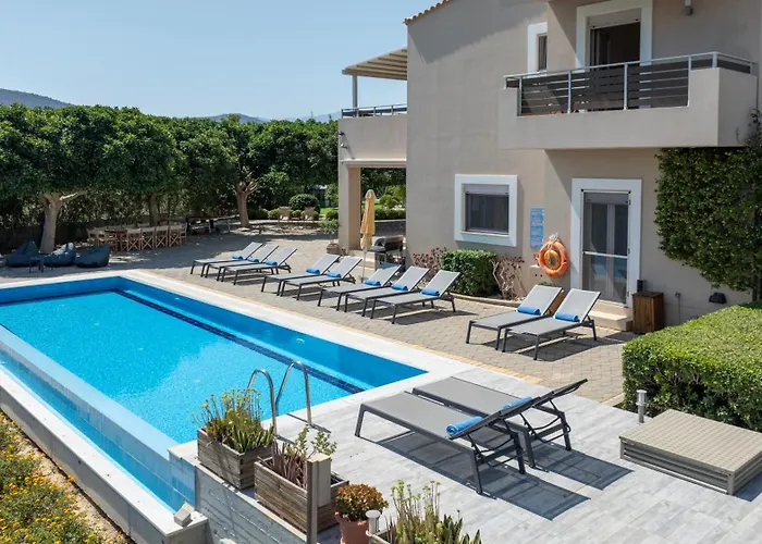Four Seasons Private Villa - Seaview - Big Heated Pool - Gym - Sport Activities