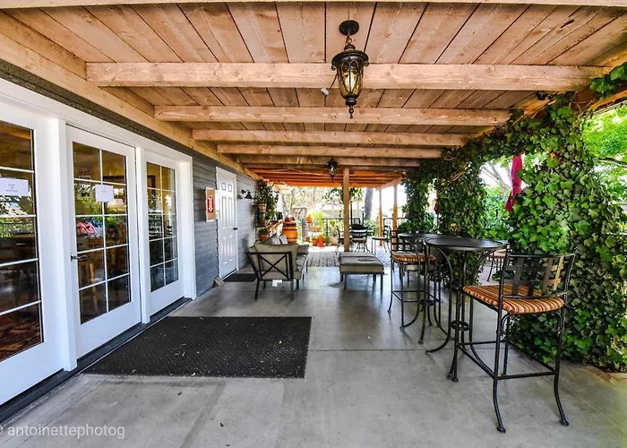 Hotel: Sky Ranch Lodge