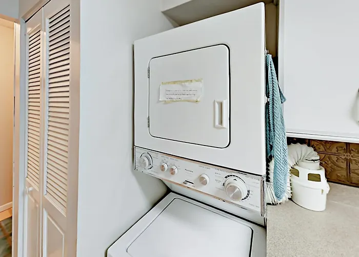 Atlantis & Sea Sails