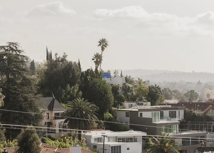 Hollywood Hills Hotel