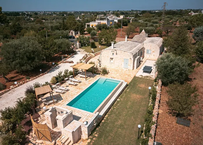 HelloAPULIA Locorotondo - Trullo dei Quattro Venti, Infinity Pool, 5 Min drive from old town