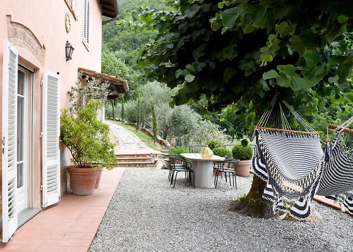 Villa Mia Lucca - Modern Comfort in the Tuscan Hills