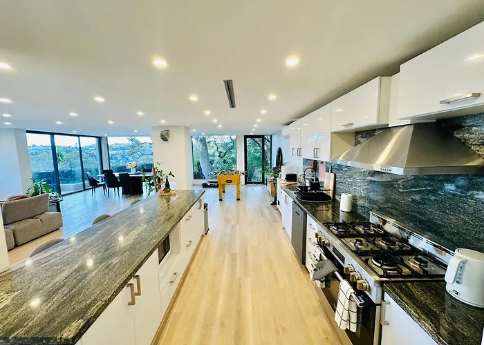 6Br Stunning Waterview & Private Pool