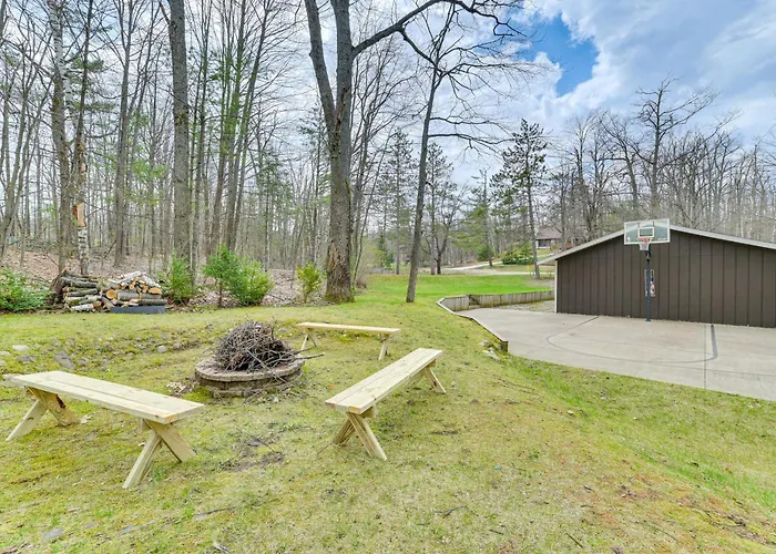 Private Hot Tub & Deck: Gaylord Family Home!
