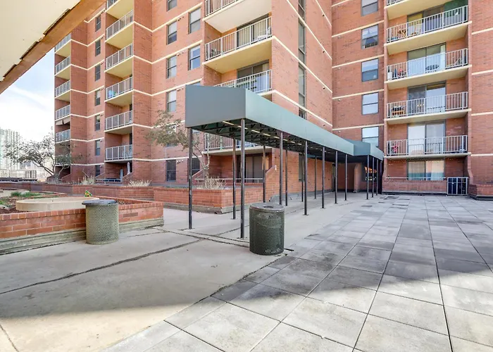 < 1 Mi To Downtown Denver: Condo W/ Pool Access!