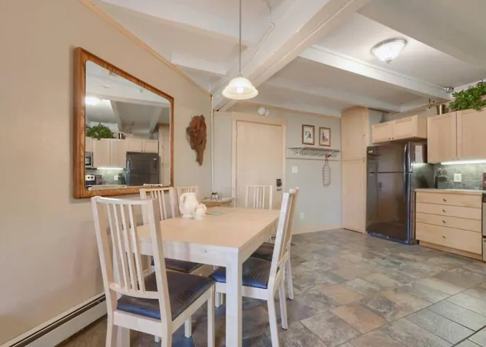 Pet Friendly With A Fireplace A Pool Near Mountain Biking And Skiing