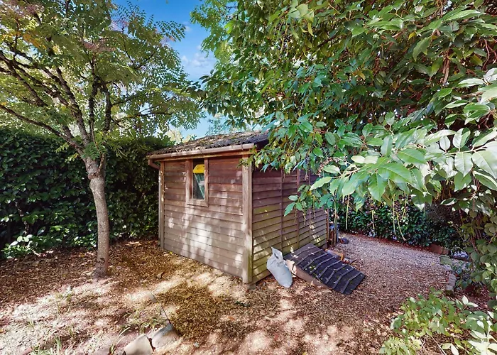 Multnomah Village Hideaway