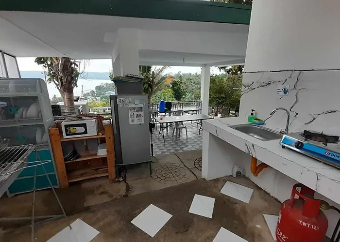 Villa With Private Pool Overlooking Taal Lake
