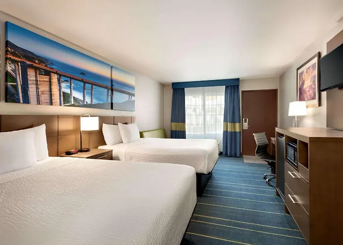 Days Inn & Suites By Wyndham Anaheim At Disneyland Park