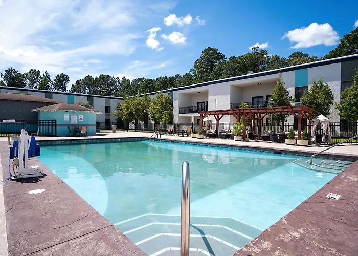 Cottonwood Suites Savannah & Conference Center
