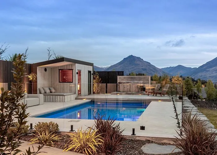 Luxury Architectural Home With Pool, Spa And Sauna