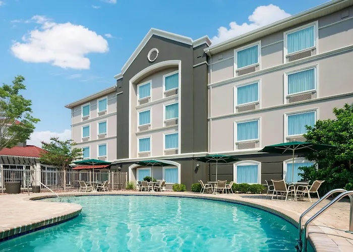3 star hotels La Quinta By Wyndham Myrtle Beach Broadway Area