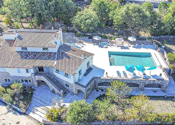 Spacieuse Villa Avec Grande Piscine Au Calme Pays De Fayence