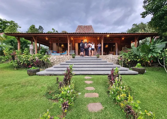 Villa Joglo Omah Kempalan, Private Pool, 6 Bedroom In Sentul