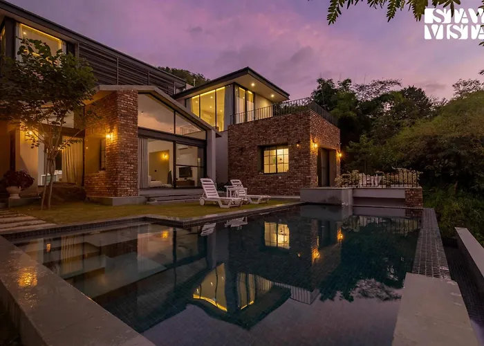Stayvista'S Ikebana - Living By The Forest Edge - Mountain-View Villa With Infinity Pool, Lawn, & Indoor-Outdoor Games