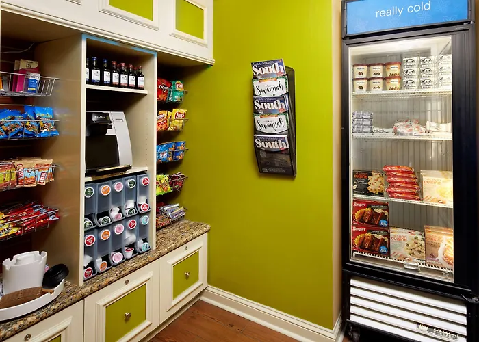 Pet Friendly hotel: Hilton Garden Inn Savannah Midtown