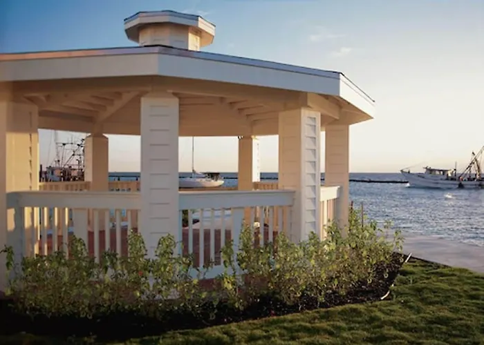 Lighthouse Inn At Aransas Bay