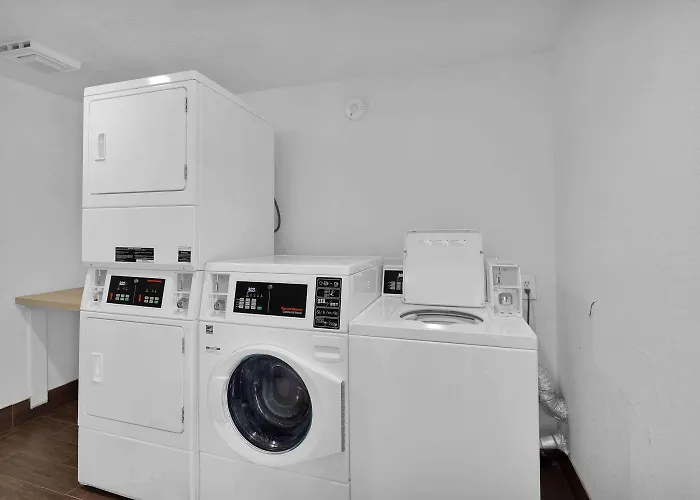 Cheap hotel: Knights Inn Jacksonville At Dix Ellis Trail