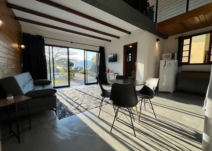 Hotel com piscina: Pousada Ilha da Magia