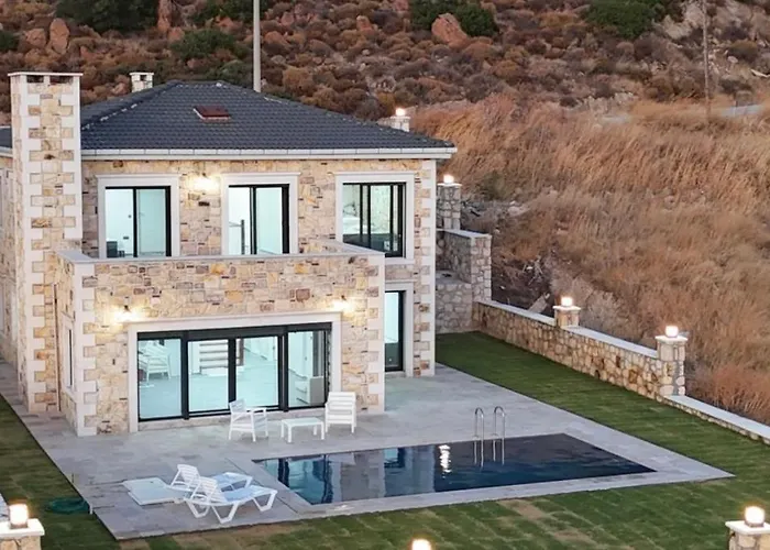 Foca Tas Villa