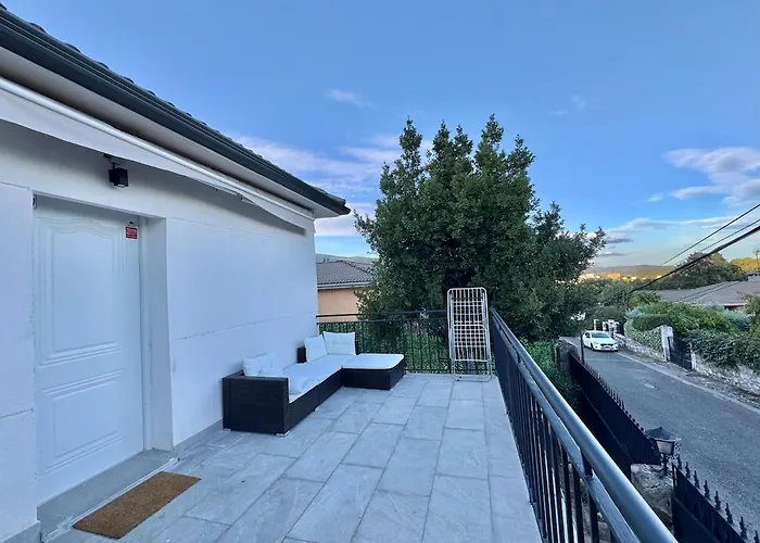 Villa Completa de Verano en Pantano de San Juan con Piscina privada y Barbacoa