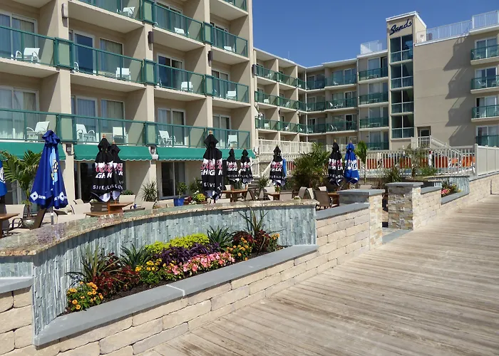 Central hotel: Atlantic Sands Hotel And Conference Center
