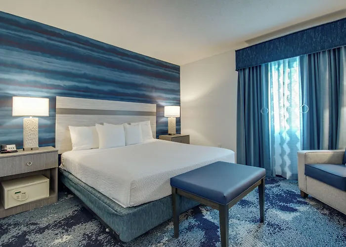 Central hotel: Atlantic Sands Hotel And Conference Center