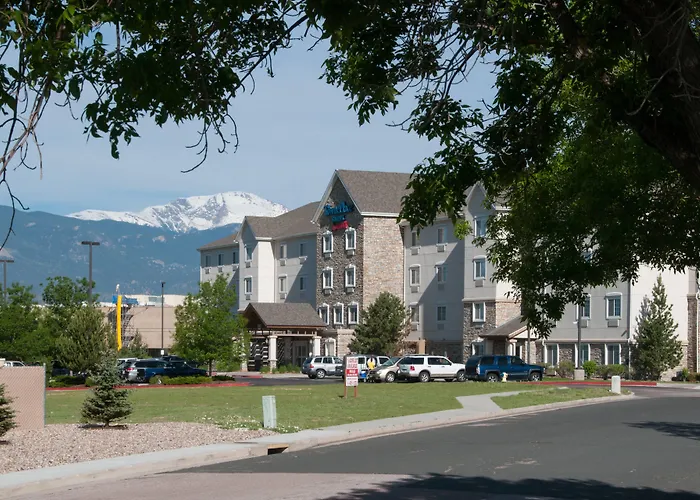 Hotels with pool Towneplace Suites By Marriott Colorado Springs South