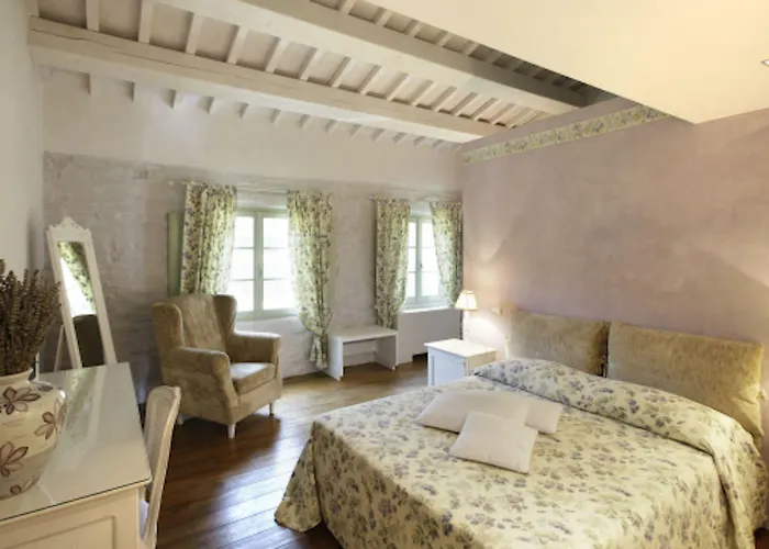 Cabina: Urbino Resort - Tenuta Santi Giacomo e Filippo