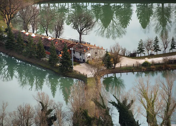 Cabina: Urbino Resort - Tenuta Santi Giacomo e Filippo